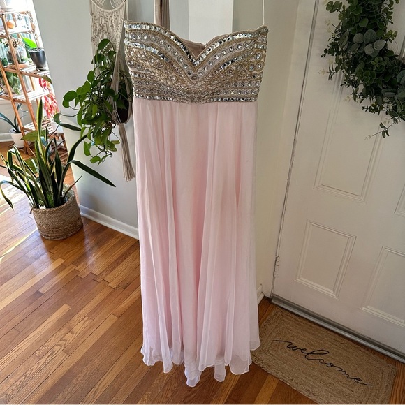 Madison James 15-116 Prom Formal Dress Gown - Picture 1 of 10